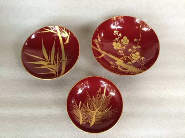 漆塗 朱塗松竹梅蒔絵三つ盃（三段盃）