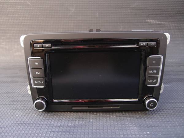 VW純正カーオーディオ　VW-1K0 035 182 AA