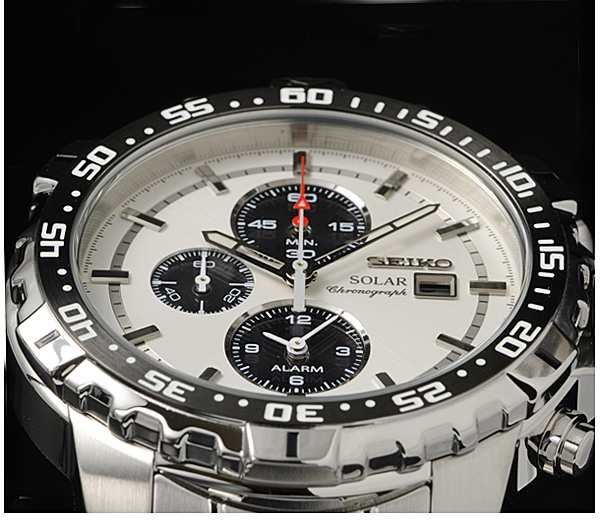 セイコー逆輸入ソーラー100m防水クロノグラフ腕時計