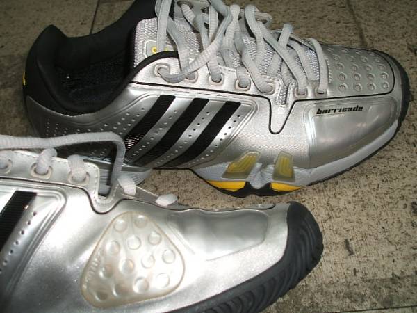 アディダス　アディバリケ－ド7　ジョコビッチモデル　24.5美品