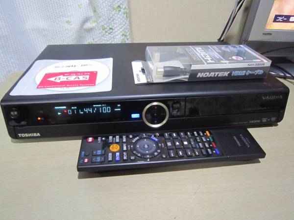 東芝 1TB HDD&DVDレコーダー RD-E1004K R0 B-CASリモコン付