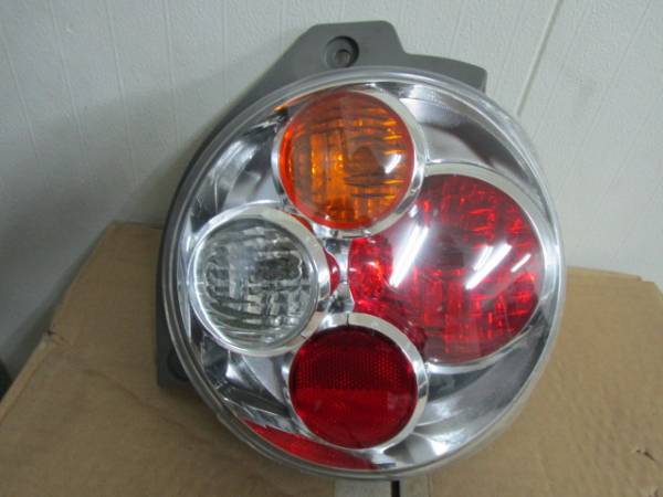 ⅩⅡ:L550ムーヴ ラテ クール純正テールランプレンズ右R/D022