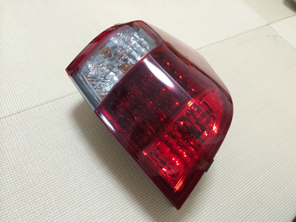 20 アルファード 純正テールランプ 右