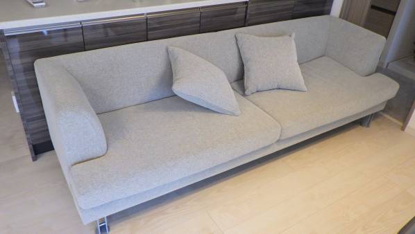 アダル・アティック★2.5Pソファ★布製★クッション付★中古美品