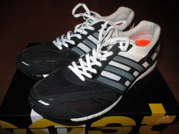 美品アディダス　アディゼロタクミレンブーストワイド２７　送無