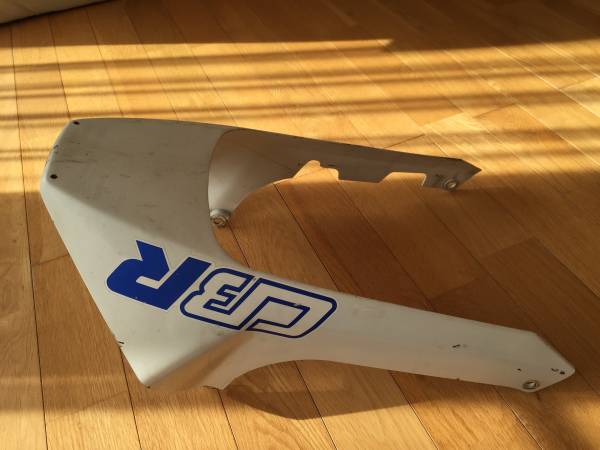 CBR400F 純正アンダーカウル CBR400F純正アンダーカウルです 【公式通販】