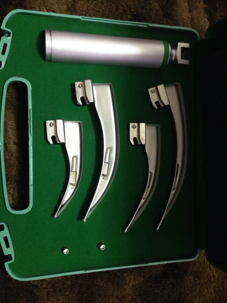 喉頭鏡 美品 ケース付き ファイバー式喉頭鏡 ミラー型ブレード No