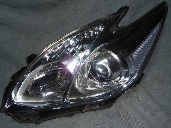 プリウス ３０ 前期 ハロゲン 純正 左ヘッドライト 47-29 送料安