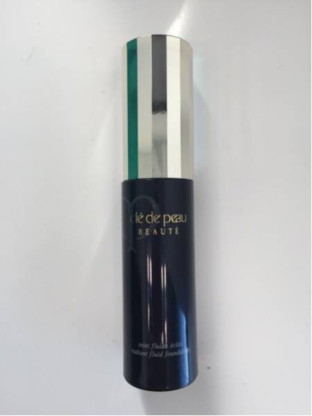 美品 クレドポーボーテタンフリュイドエクラ