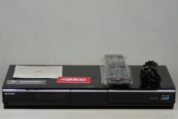 SHARP 3D AQUOSブルーレイ 二番組同時録画500GBHDD搭載 BD-HDW75