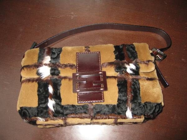 FENDIフェンディの完売バゲット☆ファー仕立て フェンディ FENDI