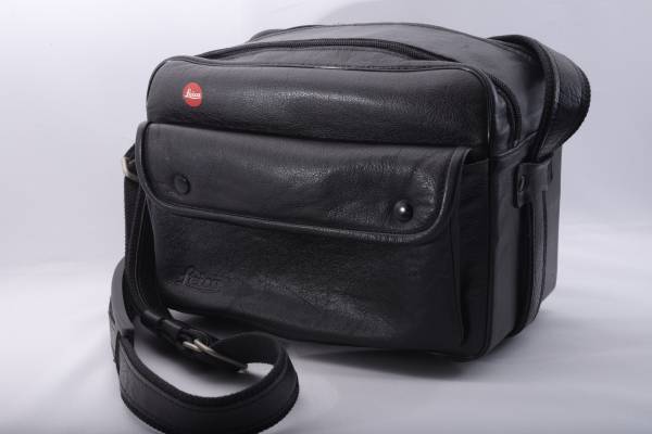 ■ 超美品 LEICA 純正 レザーバッグ ミリタリーブラック
