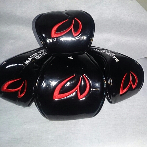 PEARLY-Gatesヘッドカバー4点セット激安美品中古の出品です。