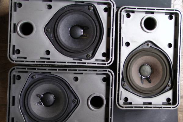 BOSE 101VMスピーカー3台＋堅牢天吊り金具1組/2台は101MM防磁品 BOSE