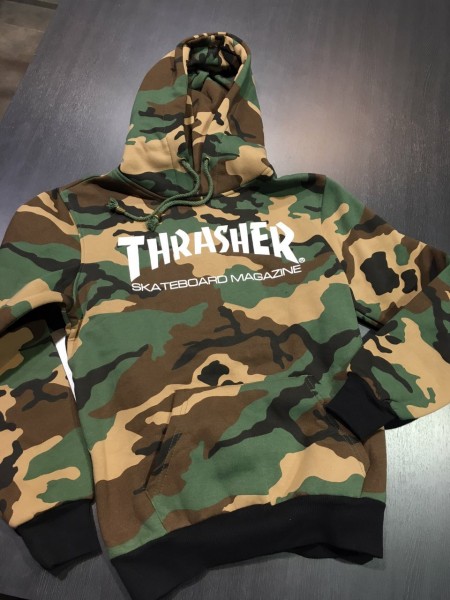 新品　THRASHER　ロゴプリント　パーカー　迷彩柄　　【M】