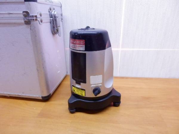 MAX b817 BAKUMA スーパーレーザーX200 LA-S802DG 電子整準グリーンレーザー墨出し器(本体のみ) ウエダ