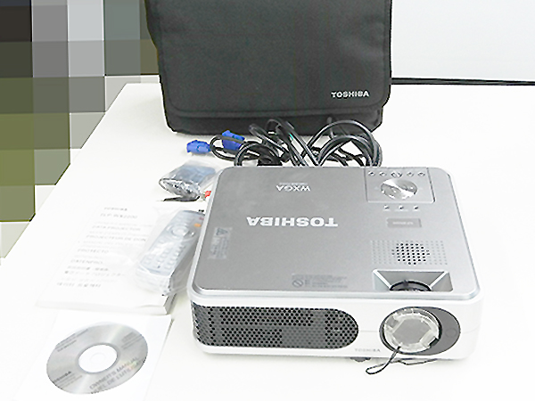 東芝 / プロジェクター / TLP-WX2200 / ランプ無 現状