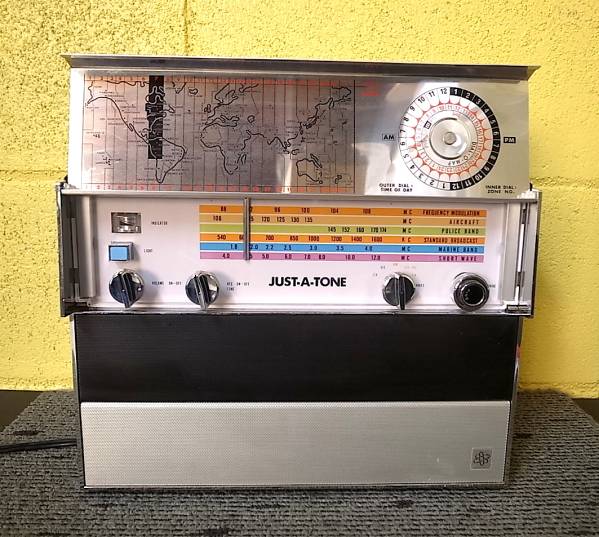 アンティーク JUST-A-TONE SW/MB/AM/AIR/FM 5段ラジオ＊