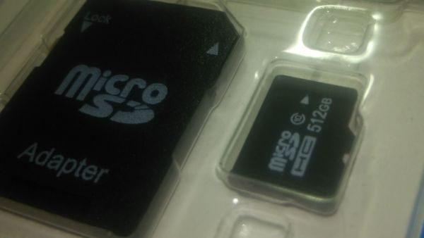 micro SDカード　512GB