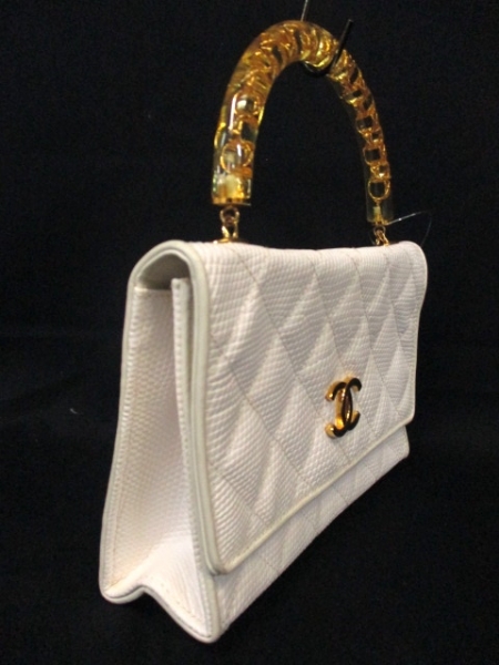 シャネル ハンドバッグ ミニマトラッセ 白×ゴールド CHANEL