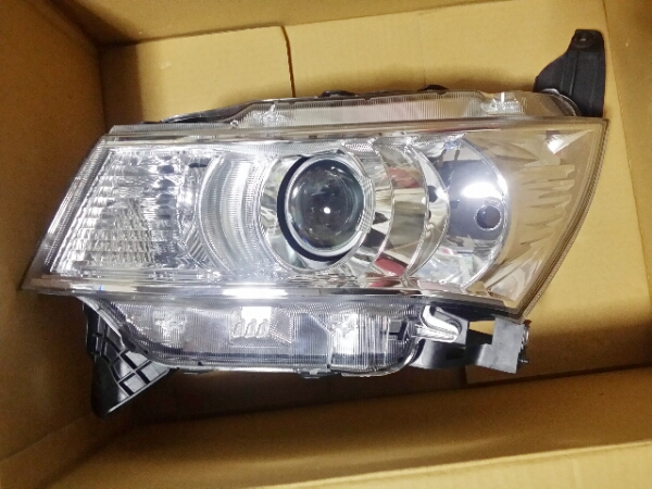じん様 ご確認用 ルークスML21S ハイウェイスター 左ライト 100-59207キセノンHID 2026