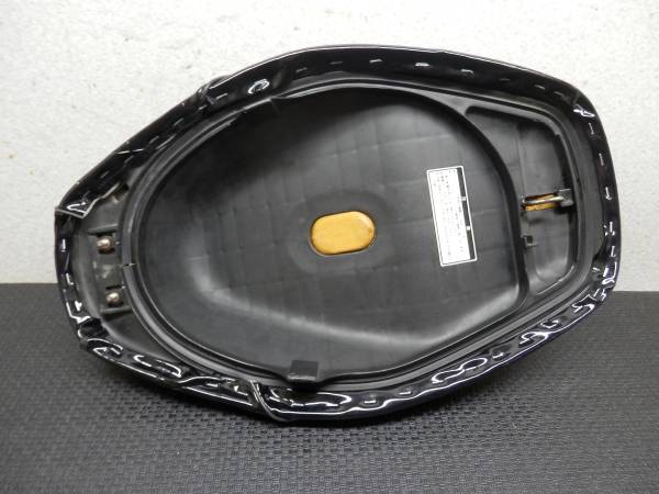 張替え済ブラックエナメルダイヤ柄シート ライブディオZX AF3435 ご覧