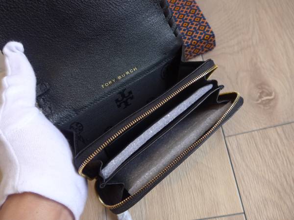 トリーバーチ 二つ折り財布 ブラック 未使用 正規 レザー Tory Burch