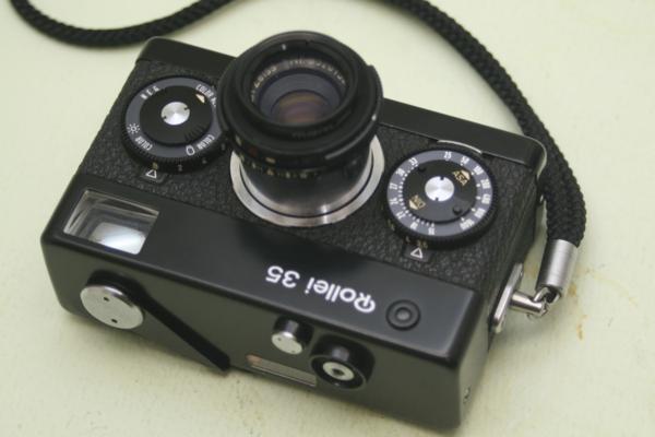 希少極美！ Rollei レンジファインダーカメラ 黒 y Rollei35 ZeissTessar 40mm3.5 ジャンク レンジファインダー ローライ