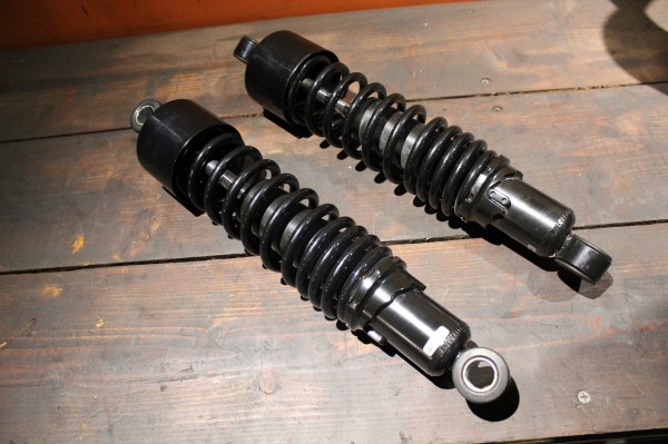 新古品　スポーツスター用１３インチ　サスペンション　ブラック