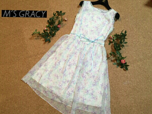 極美品 M'S GRACY 2022年 フラワー ワンピース ホワイト系 38 新品同様☆エムズグレイシー☆可憐なフラワー・ワンピース 38 M'S