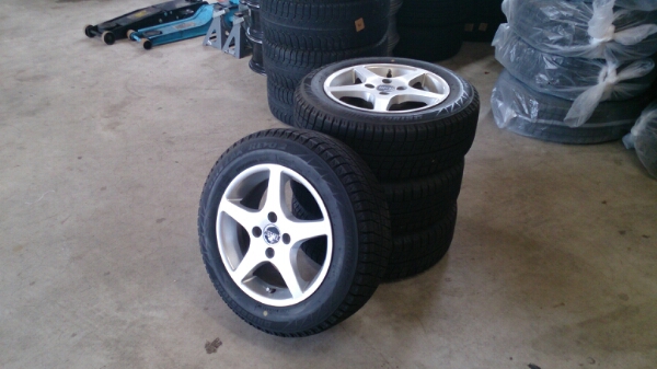 数々のアワードを受賞】 ☆ブリジストン レボ2 175/65R14 12年 アルミ