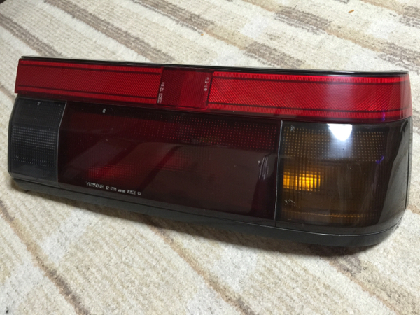 か*う様 AE86 スプリンター　トレノ　後期　テールランプ　左右セット AE86 後期 トレノ 3ドア用 テールランプ 左右セット レビン 美品 車