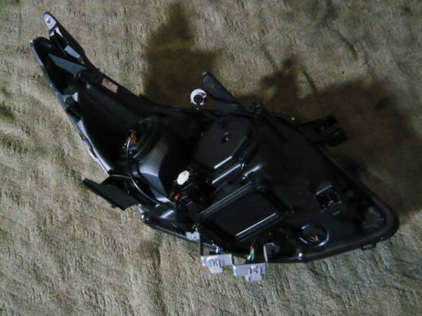 ノア エスクァイア 右ヘッドライト ICHIKOH 28-227 エスクァイア ノア ZRR80W ヘッドライト 右 ICHIKOH 28-227 ライト