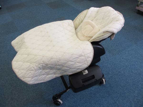 中古品 コンビ フェアレット オートスイング ラグジュア
