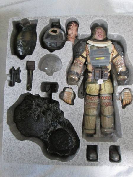 HOTTOYS ムービー・マスターピース エイリアン ケイン副長　中古