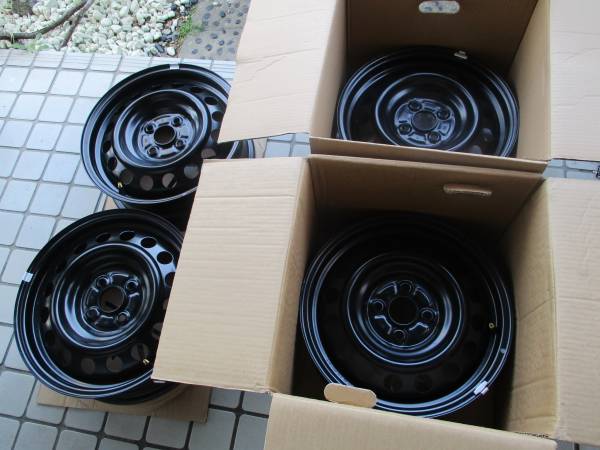 アクア　15×5，5J　４穴　純正ディスクホイル　4本セット