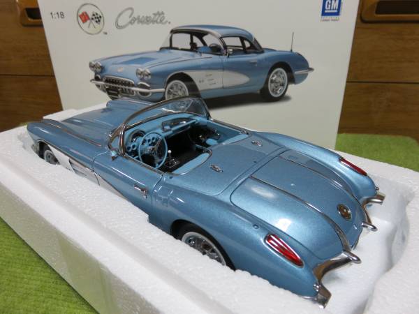 オートアート 1/18 シボレー コルベット C1 1958 シルバーブルー