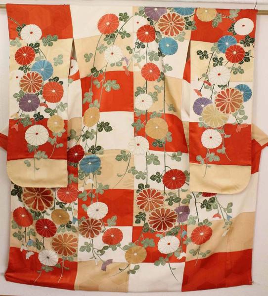 宝の山】A-3126=アンティーク 振袖 正絹 金駒刺繍 市松取り 菊 伝統
