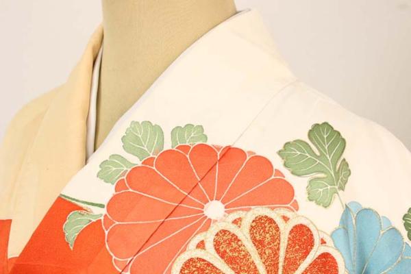 宝の山】A-3126=アンティーク 振袖 正絹 金駒刺繍 市松取り 菊 伝統