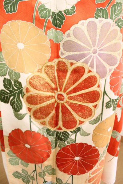 宝の山】A-3126=アンティーク 振袖 正絹 金駒刺繍 市松取り 菊 伝統