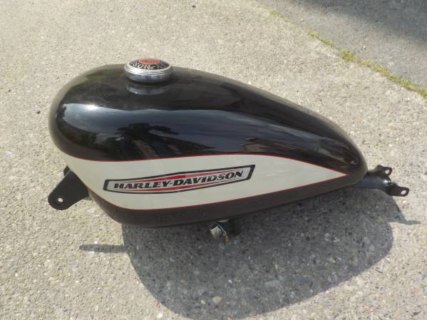 ハーレー XL1200R スポーツスター 純正タンク パーツ 自動車