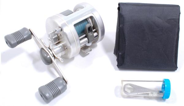 美品★☆ シマノ カルカッタ 200 ★☆