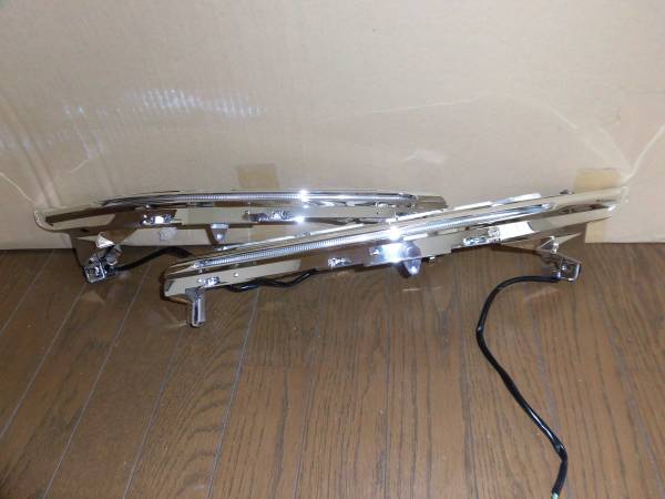 ヴォクシー８０　VOXY　LEDポジション　ライセンス　スモール