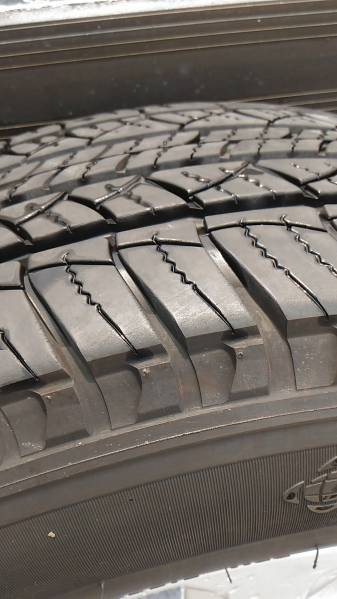 150系プラド 純正タイヤ+ホイール 17inch 4本セット 265/65R17