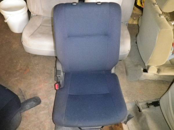 R2/9 ハイゼット 5BD-S331V 左フロントシート ブラック系 汚れ多数 トリムNO/FE20 助手席シート ハイゼット S321V ハイゼットカーゴ カーゴ フロント用 （BL13082