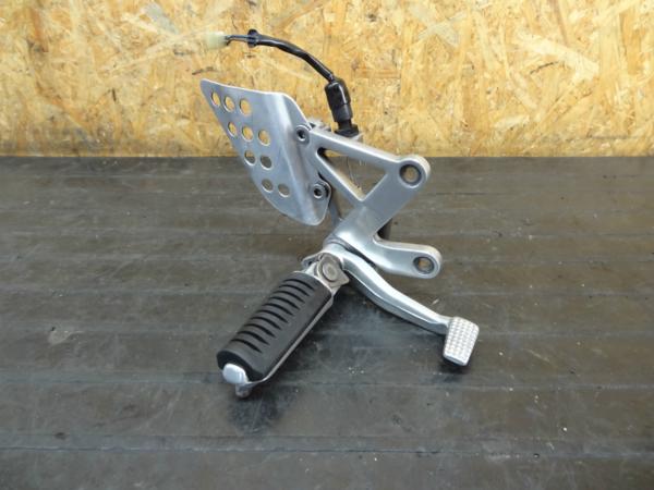 【160607】ZX-9R(ZX900B)◆メインステップ 右 ペダル[Ninja