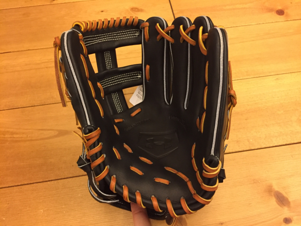新品】アンダーアーマー硬式グラブ 内野手 黒ブラックグローブ 新品内