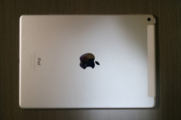 iPad Air 2 Wi-Fi+Cellular (au) 64GB MGHY2J/A パネル割れ有