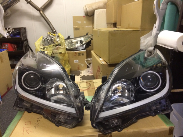 プリウス30後期hidヘッドライトGsブラスト発光