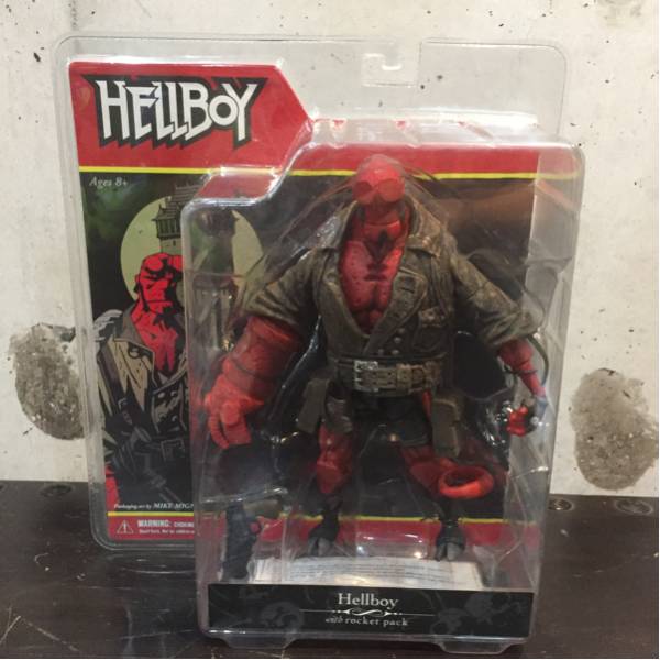 メズコ MEZCO ヘルボーイ HELLBOY シリーズ2(Hellboy )未開封